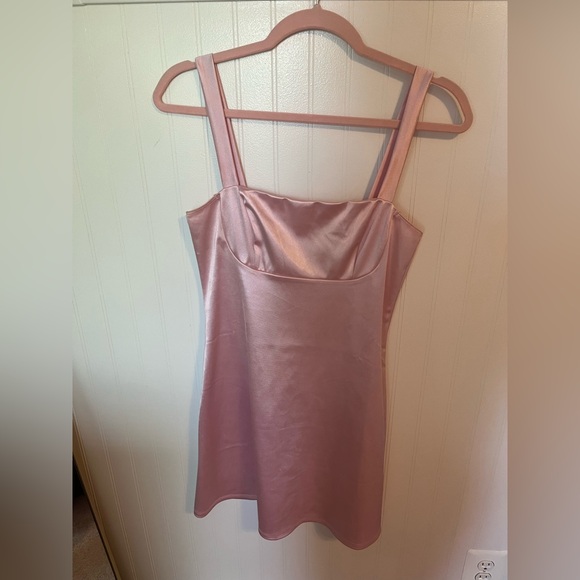 Pink silk Dress - Picture 2 of 3